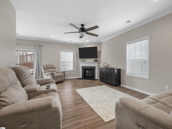 $315,000 | 311 Rossmoor Court, Duncan, SC 29334