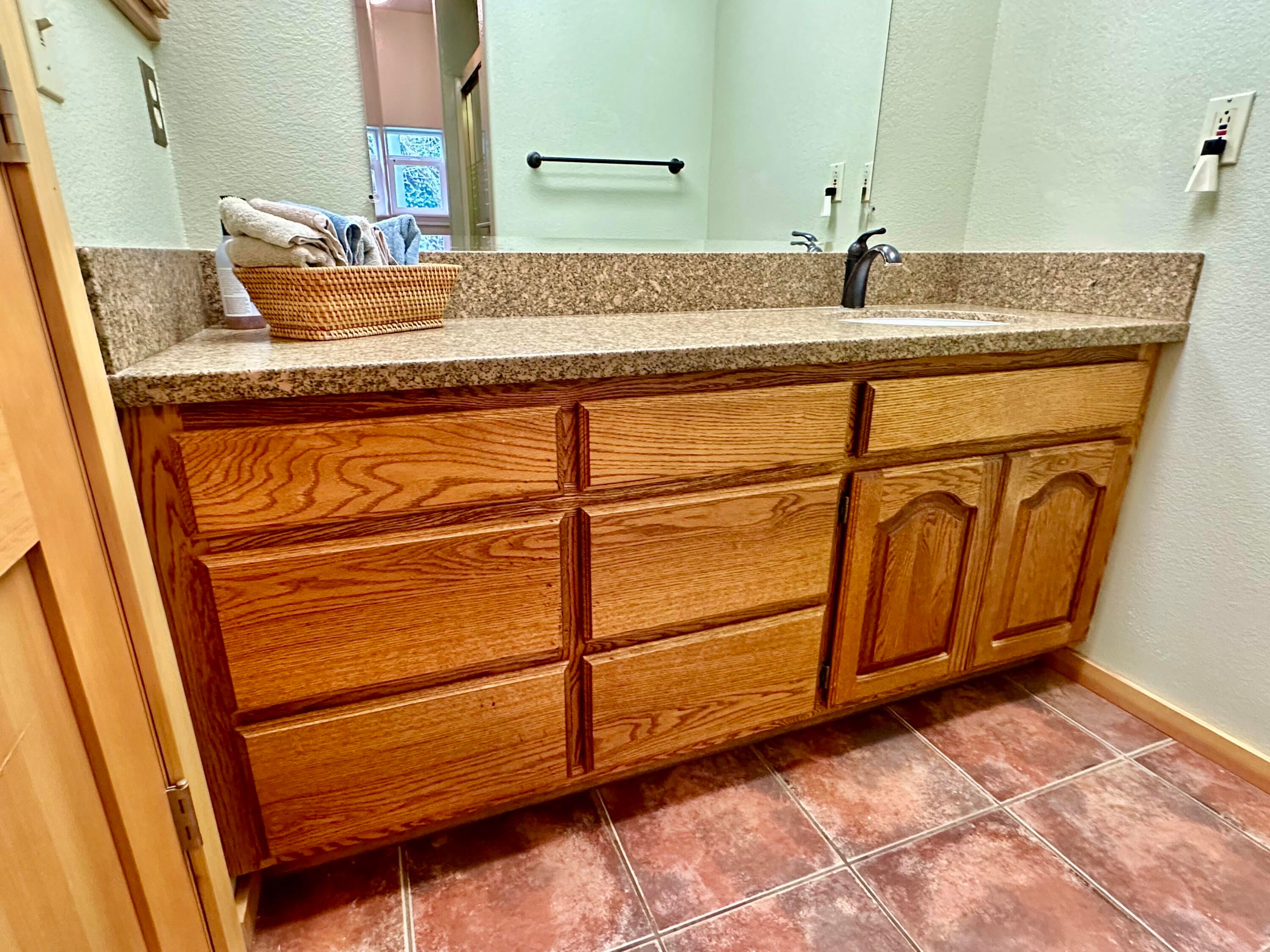 8548 Wagner Creek Road Talent, OR 97540 - Photo 39 of 100 23.7 prim bath