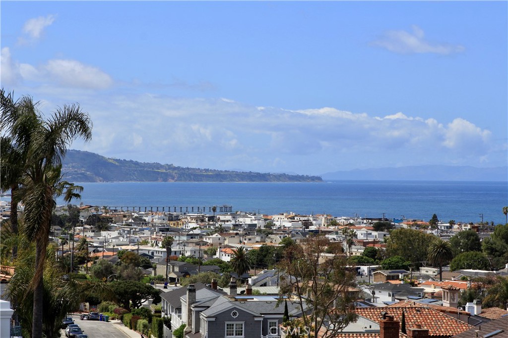 700 John Street Manhattan Beach, CA 90266 - Photo 4 of 5 a view of a city