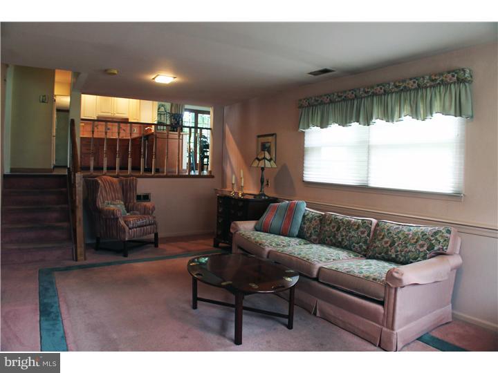 617 Parry Road Cinnaminson, NJ 08077 - Photo 11 of 21 Family Room