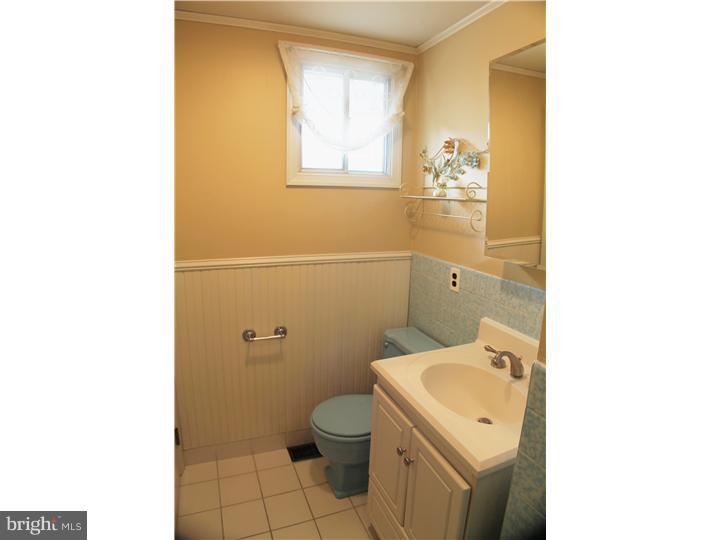 617 Parry Road Cinnaminson, NJ 08077 - Photo 13 of 21 Master Bathroom