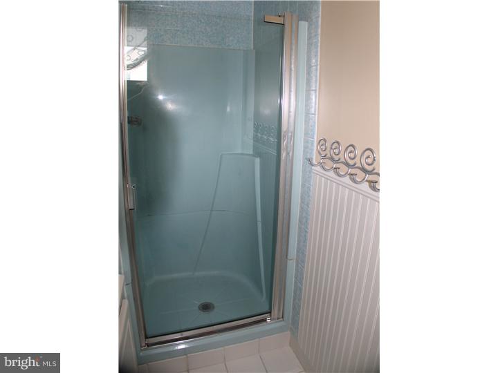 617 Parry Road Cinnaminson, NJ 08077 - Photo 14 of 21 Master Bathroom