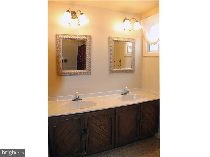 617 Parry Road Cinnaminson, NJ 08077 - Photo 16 of 21 Bathroom