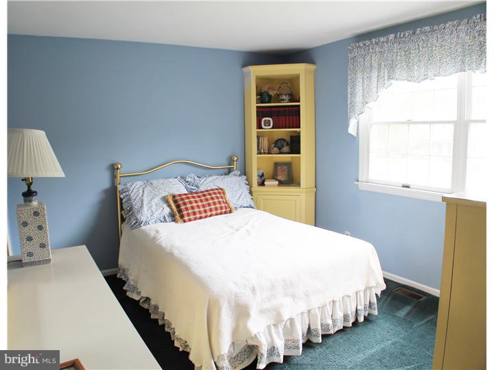 617 Parry Road Cinnaminson, NJ 08077 - Photo 17 of 21 Bedroom 2