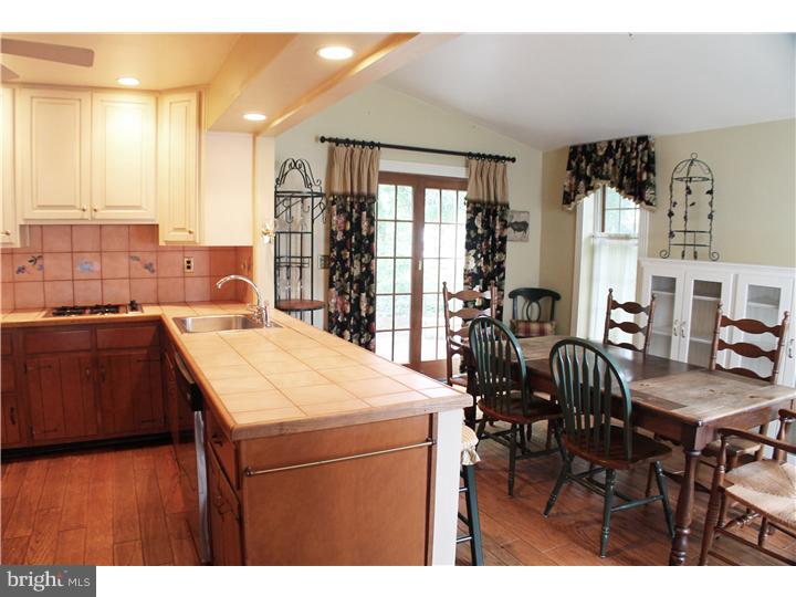 617 Parry Road Cinnaminson, NJ 08077 - Photo 3 of 21 Kitchen