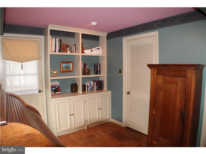 617 Parry Road Cinnaminson, NJ 08077 - Photo 10 of 21 Den