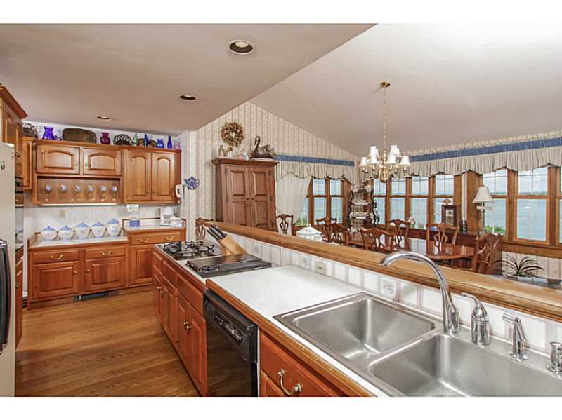146 Colonel John Gardner Road Narragansett, RI 02882 - Photo 7 of 25 Kitchen.