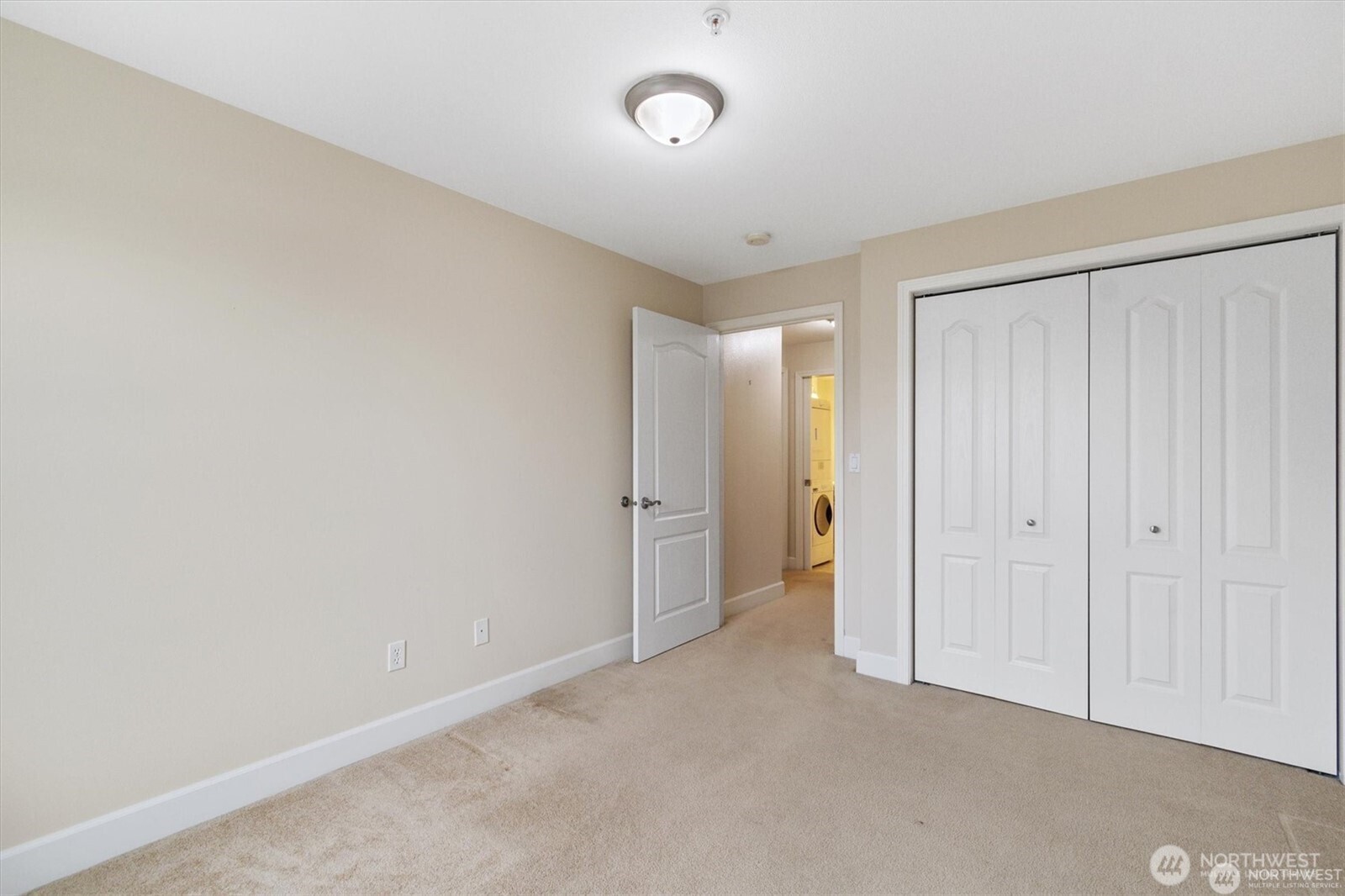 1548 River Road, Unit 209 Longview, WA 98632 - Photo 14 of 24 a view of an empty room