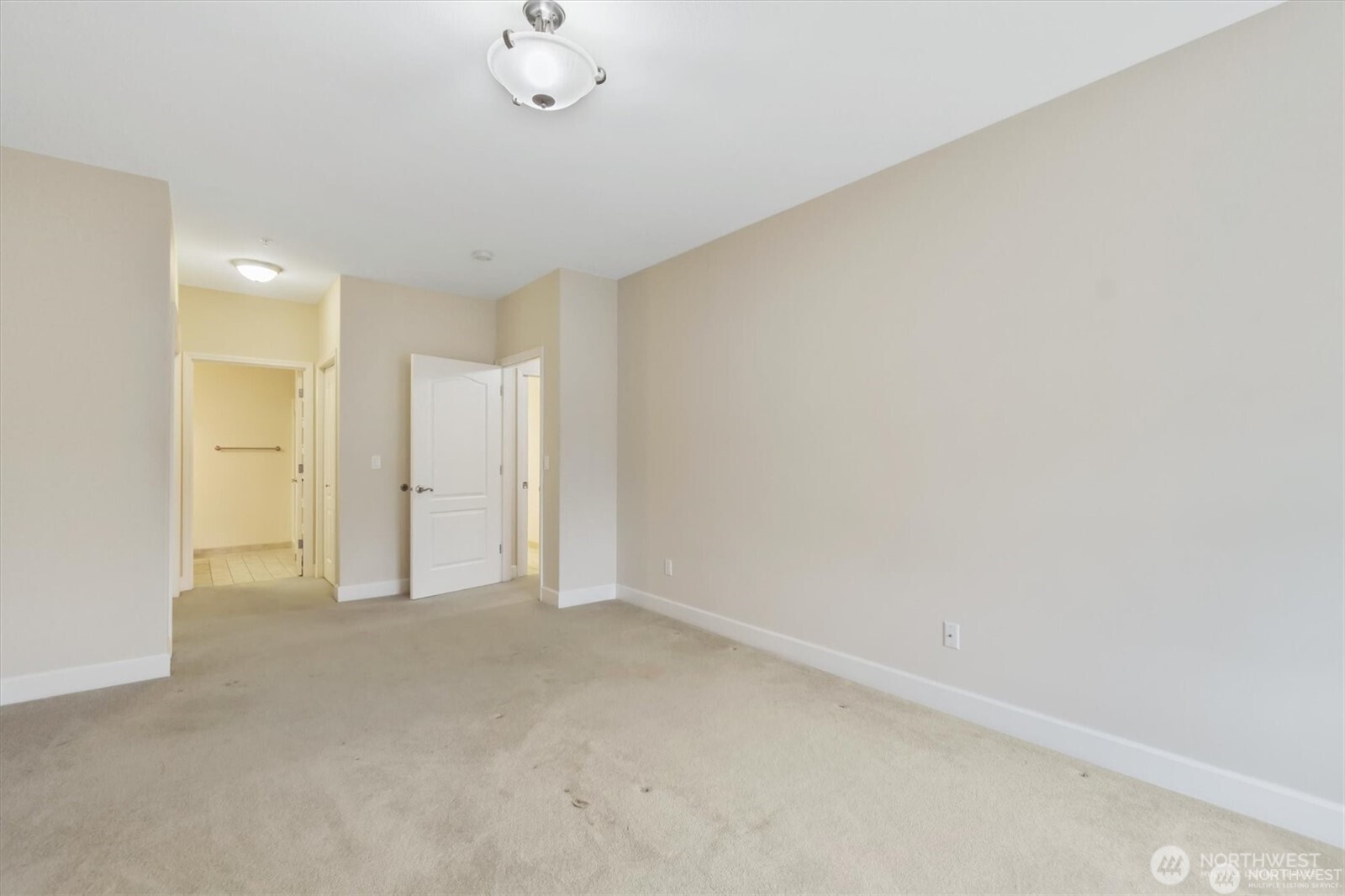 1548 River Road, Unit 209 Longview, WA 98632 - Photo 17 of 24 a view of an empty room