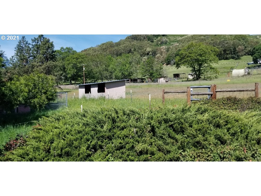 693 Clarks Branch Road Myrtle Creek, OR 97457 - Photo 14 of 22 Gallery Image 14
