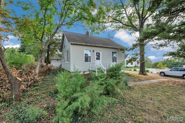 $269,900 | 12204 Ladue Road, St. Louis, MO 63141