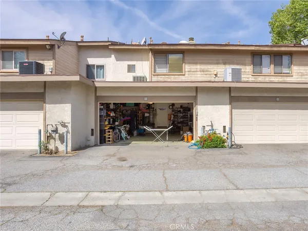 $489,984 | 8348 Penfield Avenue, Unit 3, Winnetka, CA 91306