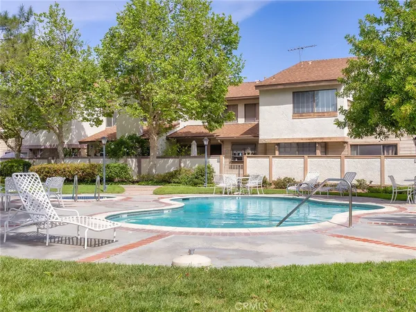 $489,984 | 8348 Penfield Avenue, Unit 3, Winnetka, CA 91306