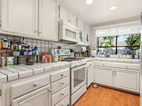 $489,984 | 8348 Penfield Avenue, Unit 3, Winnetka, CA 91306