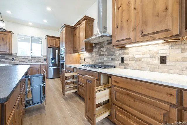 $775,000 | 811 Horseshoe Falls, Bandera, TX 78003