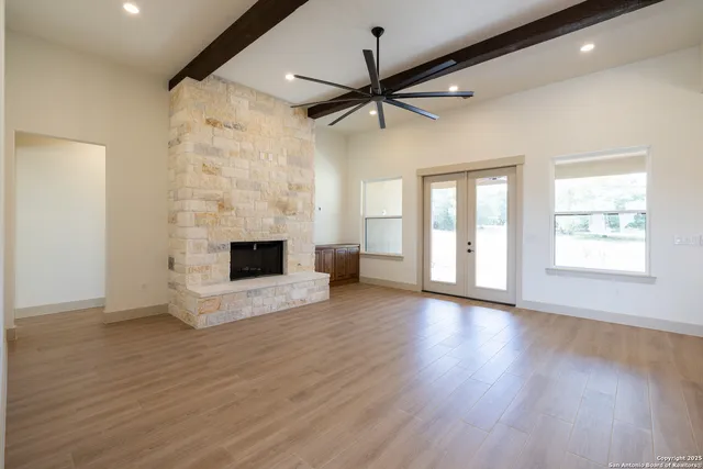 $775,000 | 811 Horseshoe Falls, Bandera, TX 78003