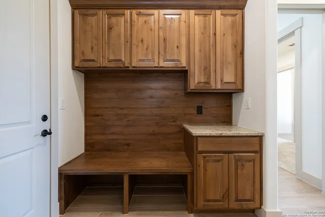 $775,000 | 811 Horseshoe Falls, Bandera, TX 78003