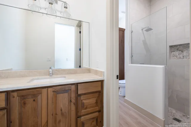 $775,000 | 811 Horseshoe Falls, Bandera, TX 78003