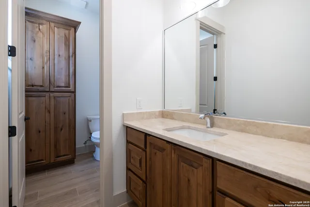 $775,000 | 811 Horseshoe Falls, Bandera, TX 78003