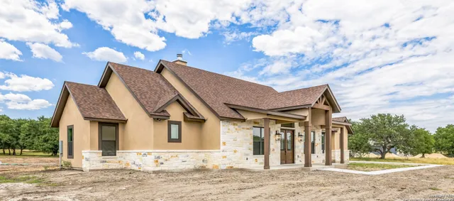 $775,000 | 811 Horseshoe Falls, Bandera, TX 78003