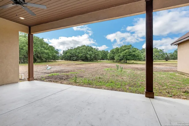 $775,000 | 811 Horseshoe Falls, Bandera, TX 78003