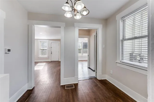 $1,000 | 2020 College Avenue, Unit A, Fort Worth, TX 76110