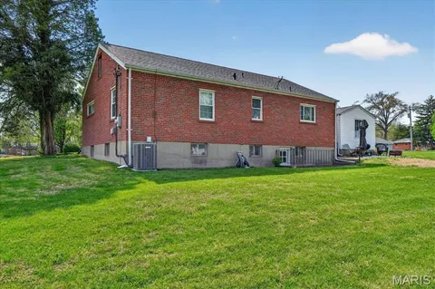 $295,000 | 9845 East Concord Road, St. Louis, MO 63128