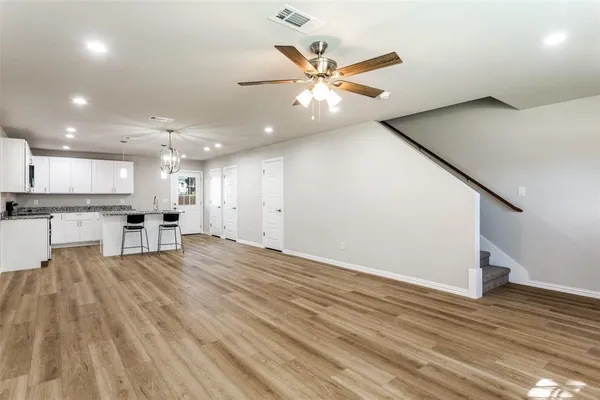 $2,099 | 1415 South Freeway, Fort Worth, TX 76104