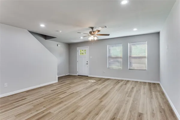 $2,099 | 1415 South Freeway, Fort Worth, TX 76104