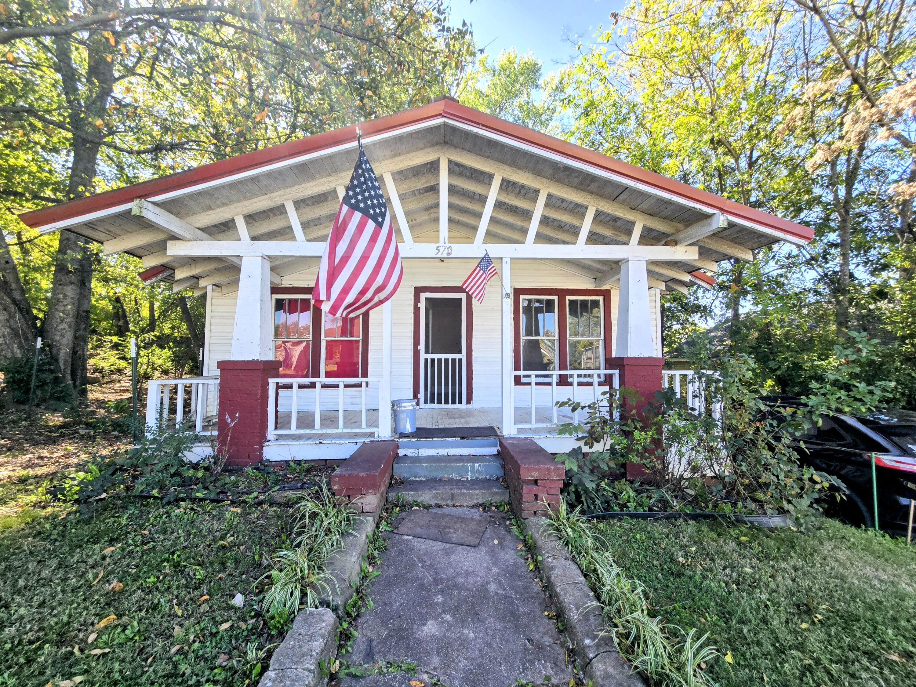 570 Inman Street East Cleveland, TN 37311 - Photo 1 of 12 20241014_131602~2