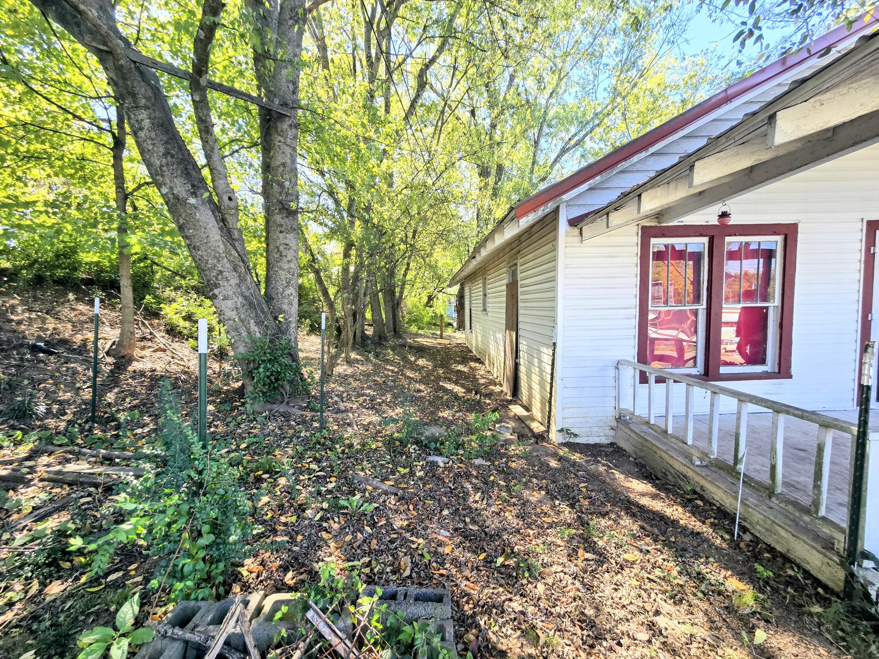 570 Inman Street East Cleveland, TN 37311 - Photo 2 of 12 20241014_131612~2