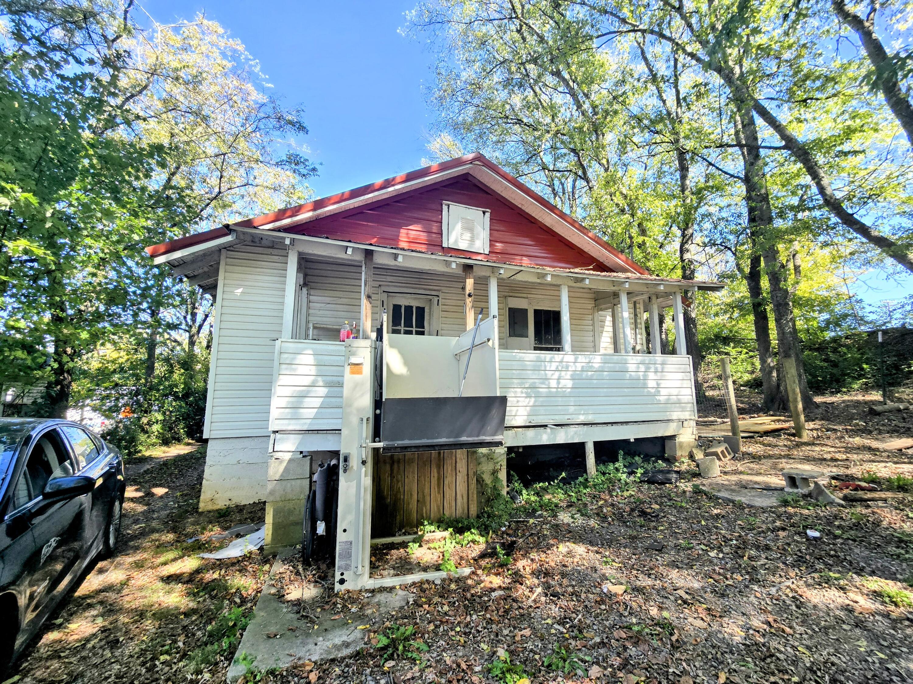 570 Inman Street East Cleveland, TN 37311 - Photo 5 of 12 20241014_131657~2