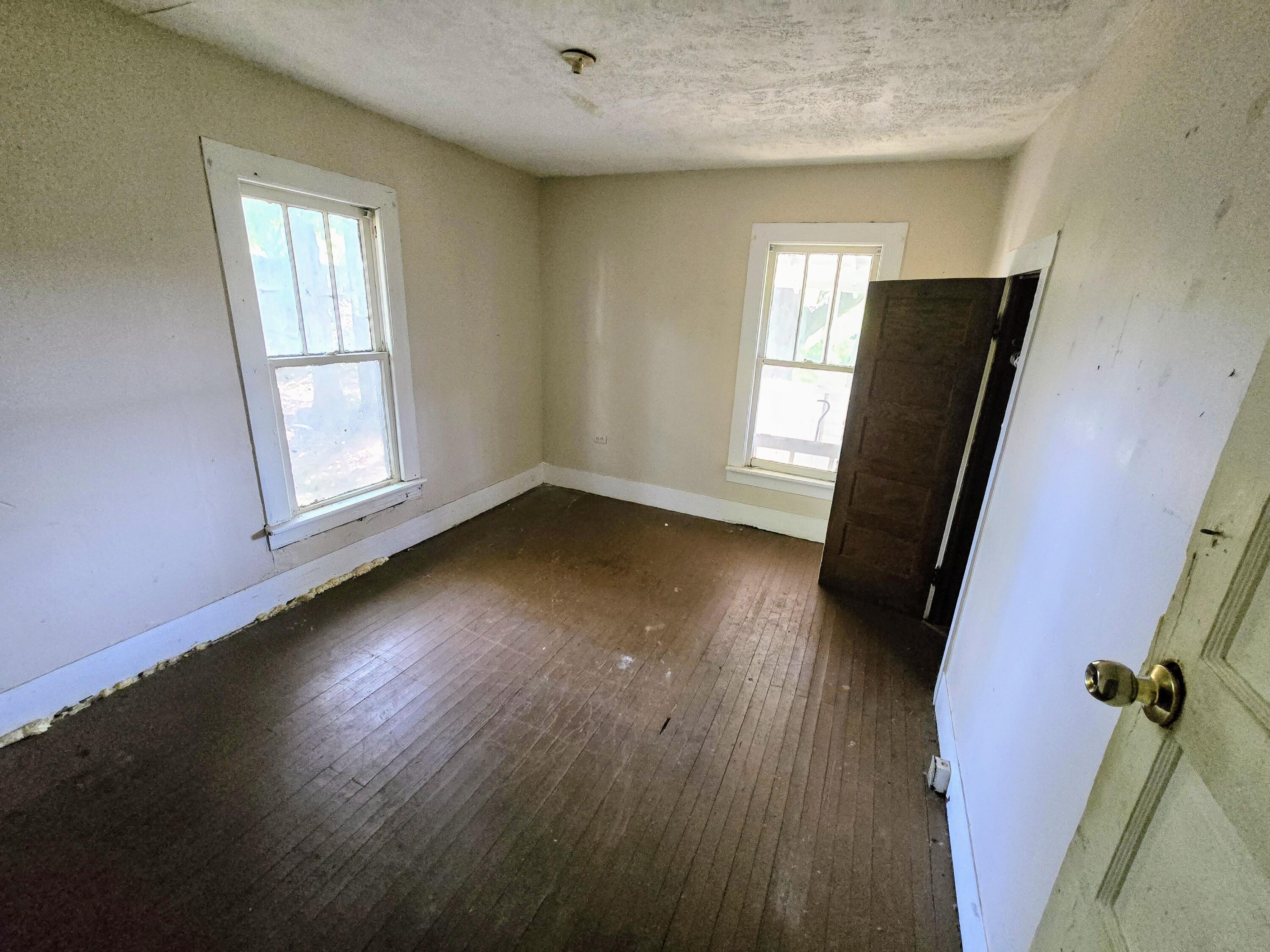 570 Inman Street East Cleveland, TN 37311 - Photo 10 of 12 20241014_131919~2