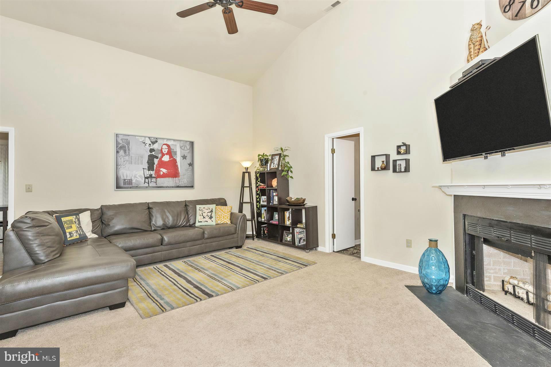 6926 Meadowlake Road New Market, MD 21774 - Photo 14 of 30 Living Room
