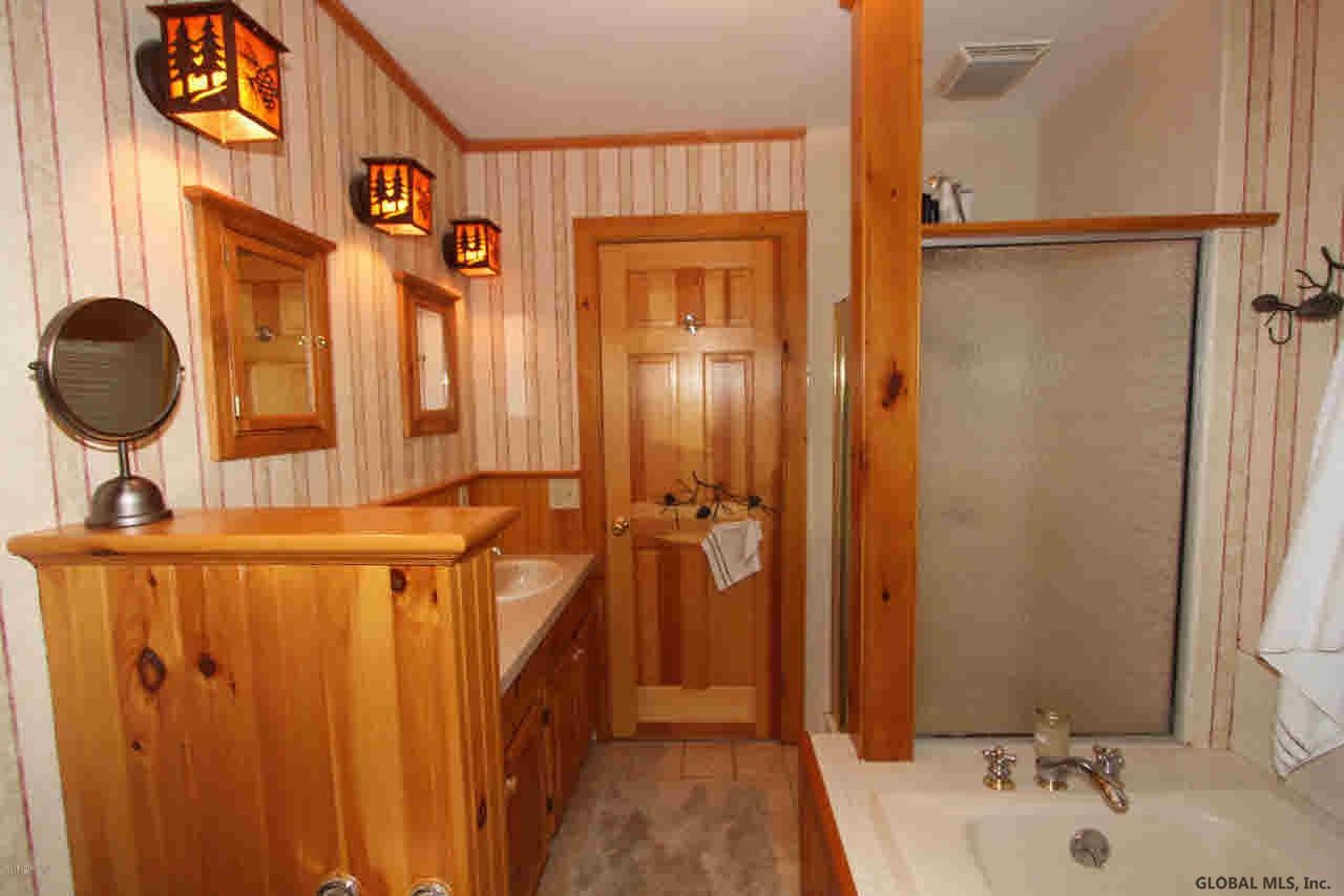 27 Fitzgerald Road Queensbury, NY 12804 - Photo 18 of 49 Photo 18