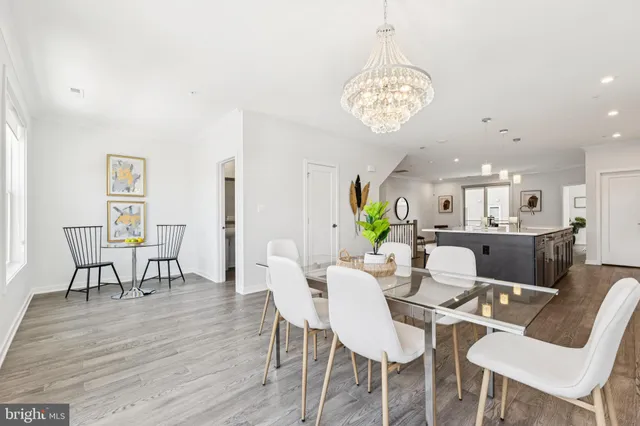 $715,000 | 4635 Charger Place, Unit 805, Chantilly, VA 20151