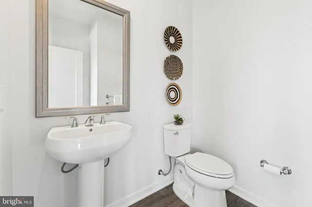 $715,000 | 4635 Charger Place, Unit 805, Chantilly, VA 20151