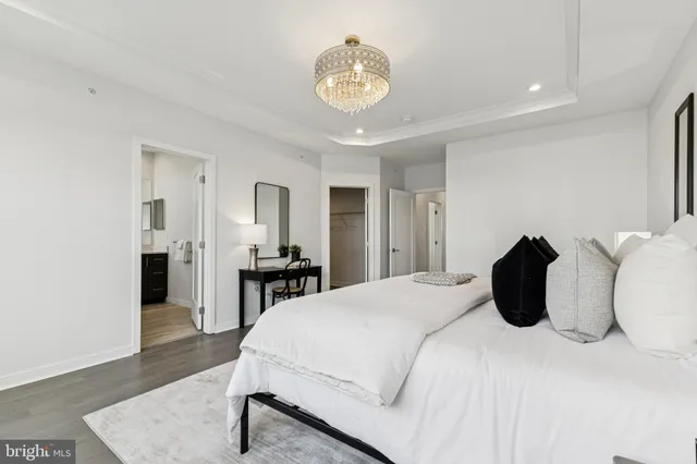 $715,000 | 4635 Charger Place, Unit 805, Chantilly, VA 20151