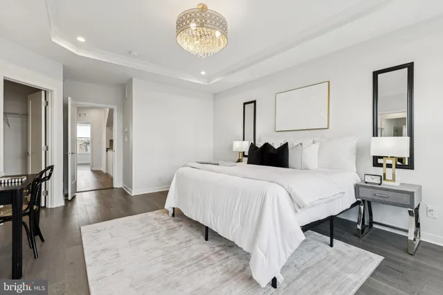 $715,000 | 4635 Charger Place, Unit 805, Chantilly, VA 20151