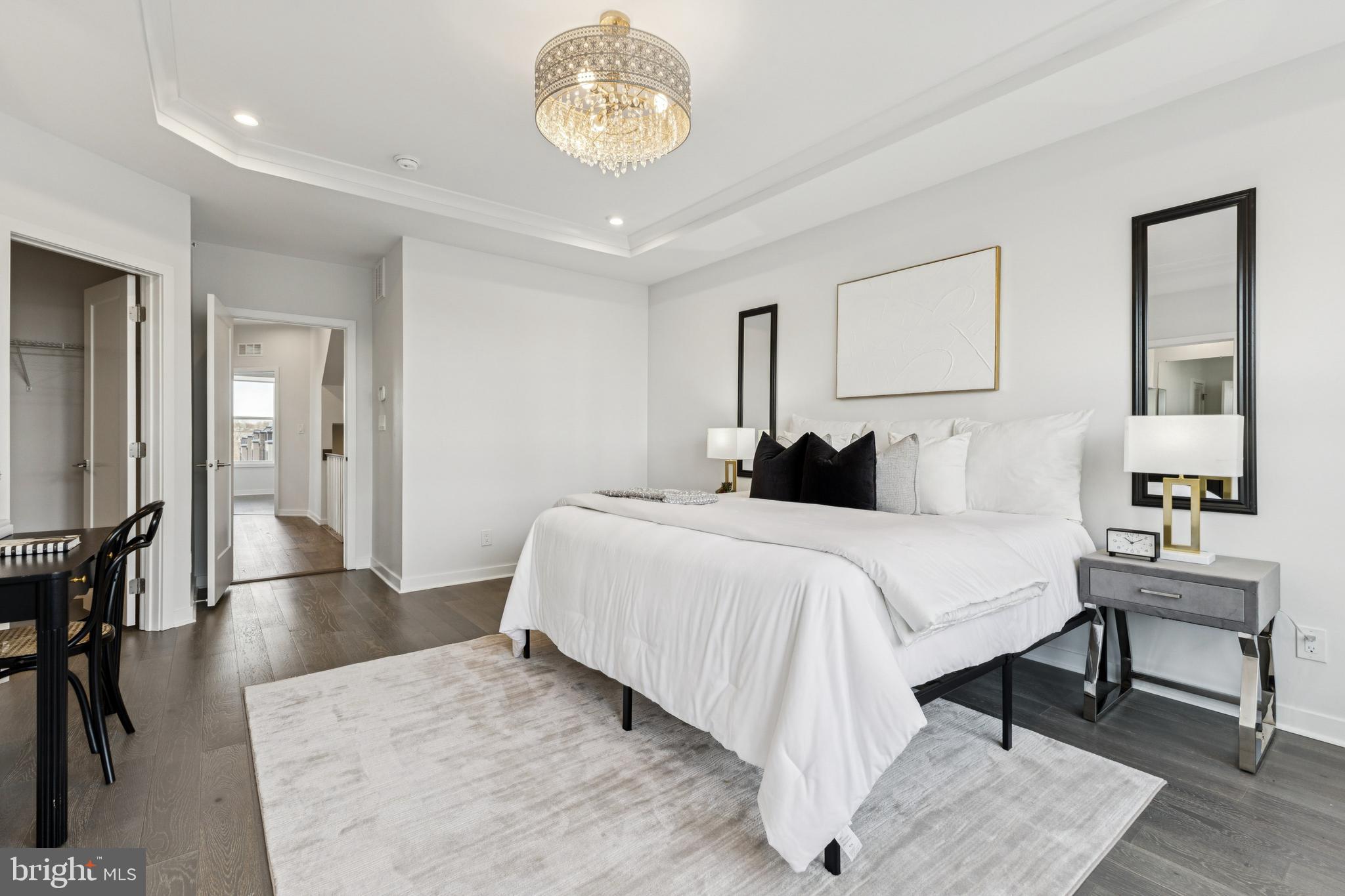 4635 Charger Place, Unit 805 Chantilly, VA 20151 - Photo 22 of 41 Primary ensuite