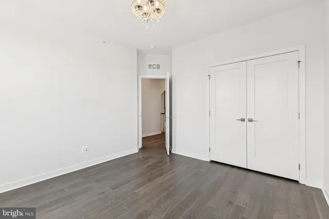 $715,000 | 4635 Charger Place, Unit 805, Chantilly, VA 20151