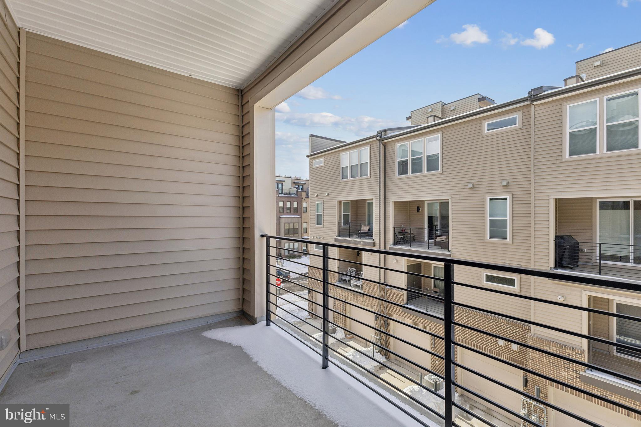 4635 Charger Place, Unit 805 Chantilly, VA 20151 - Photo 34 of 41 Balcony off living room