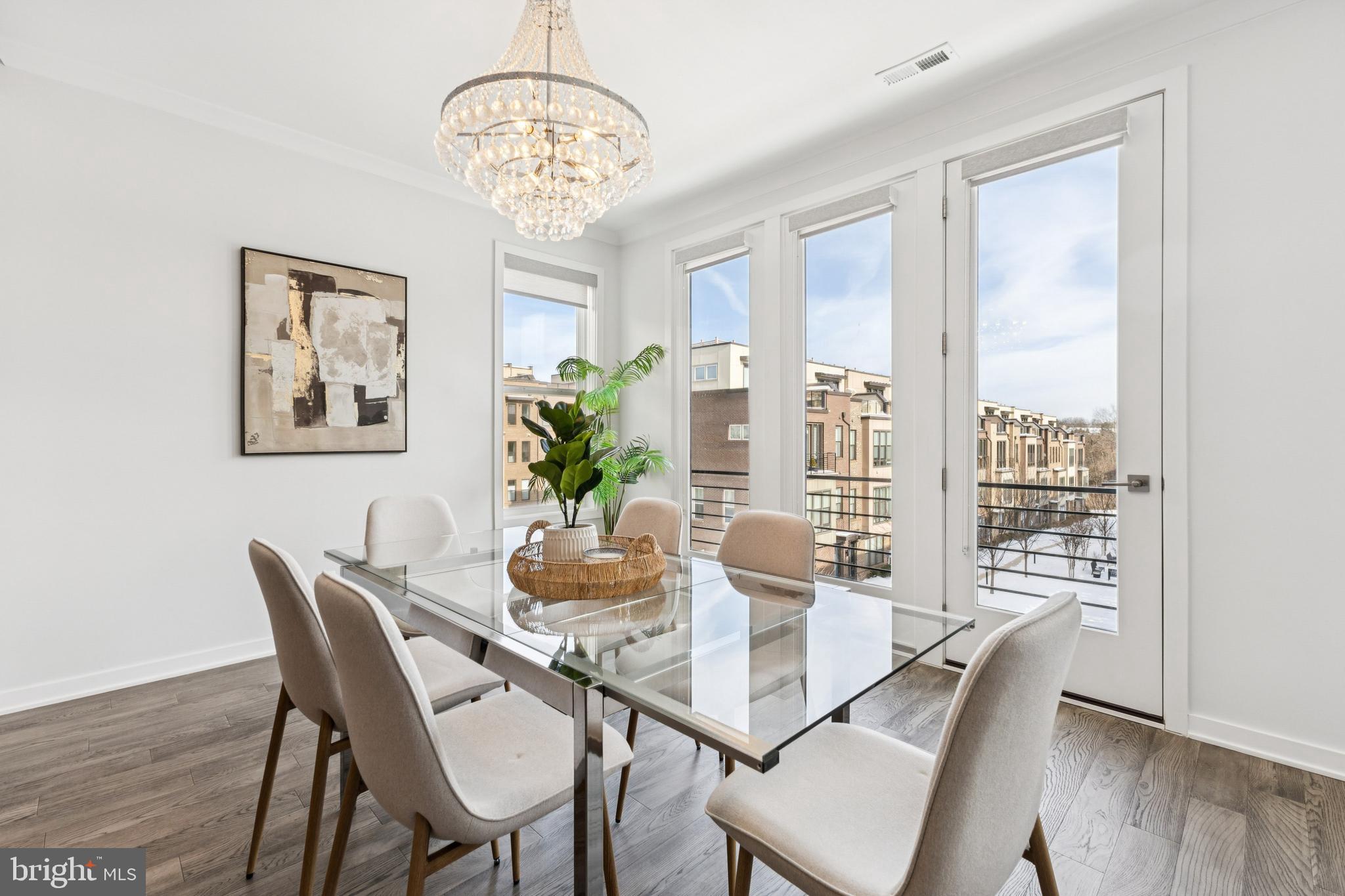 4635 Charger Place, Unit 805 Chantilly, VA 20151 - Photo 5 of 41 Sunlit dining room