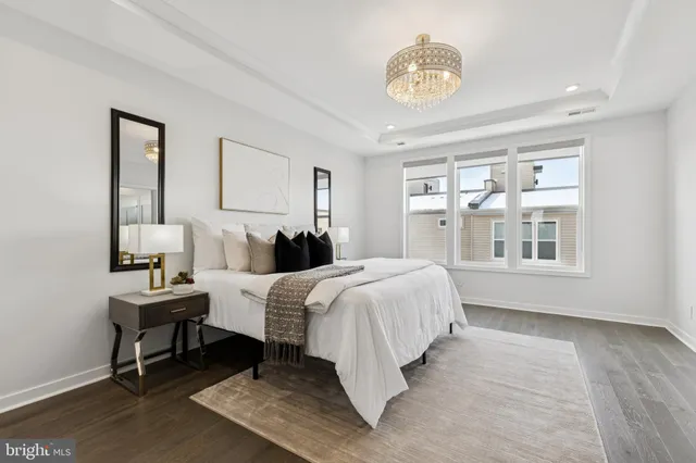 $715,000 | 4635 Charger Place, Unit 805, Chantilly, VA 20151