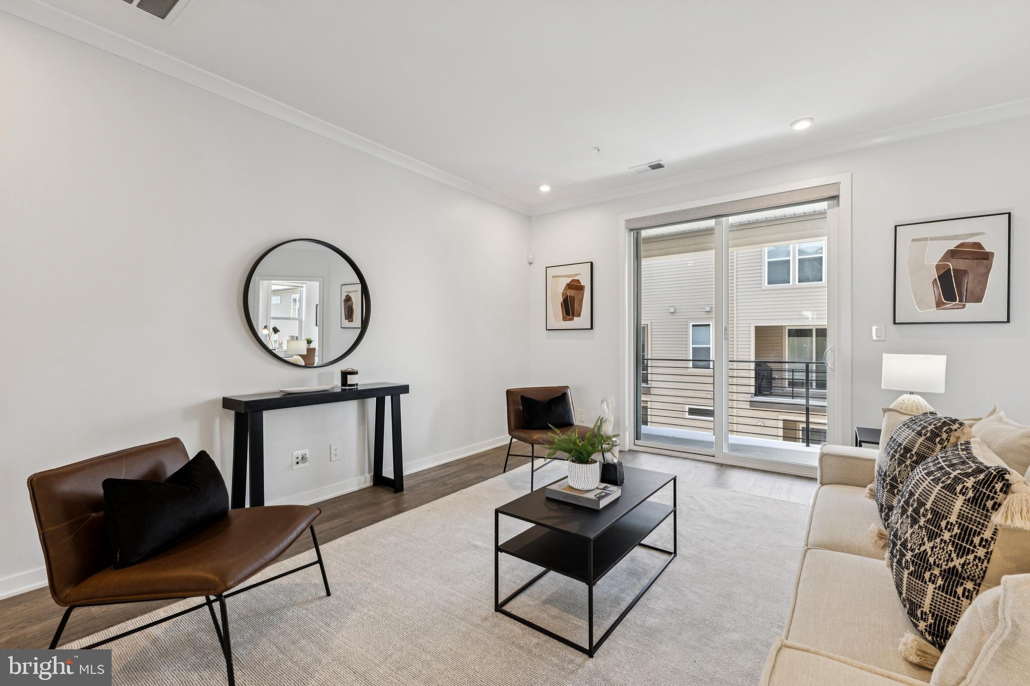 4635 Charger Place, Unit 805 Chantilly, VA 20151 - Photo 10 of 41 Generous sized main living room