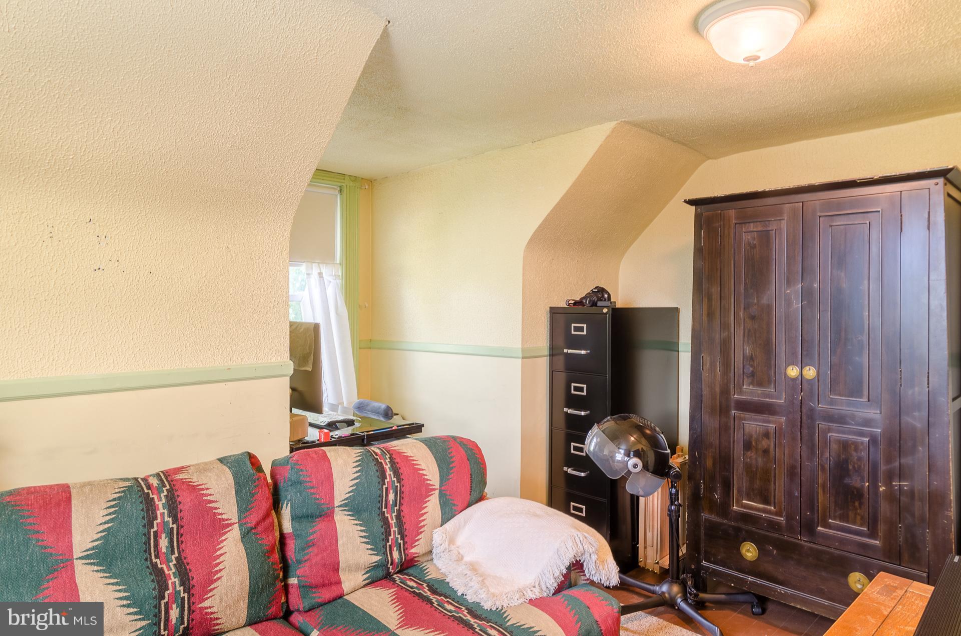 2502 Erdman Avenue Baltimore, MD 21213 - Photo 21 of 30 Unit 3 Living Room