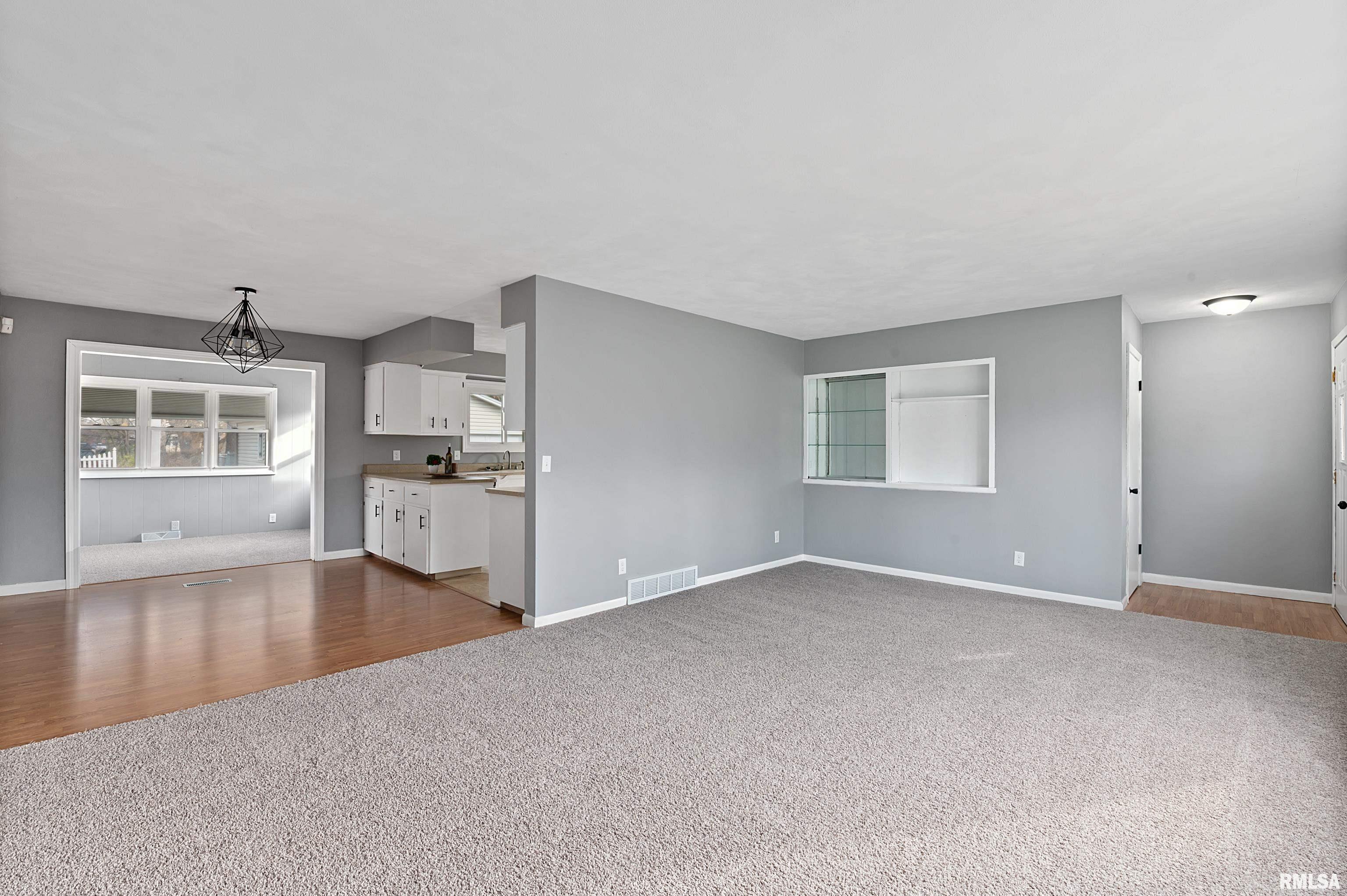 2408 3rd Street Moline, IL 61265 - Photo 3 of 23 Gallery Image 3