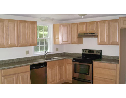 27 Avila Road Billerica, MA 01821 - Photo 3 of 28 Gallery Image 3