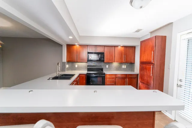 $1,325 | 107 Olde Newburgh Drive, Newburgh, IN 47630