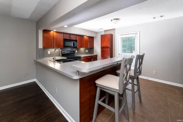 $1,325 | 107 Olde Newburgh Drive, Newburgh, IN 47630